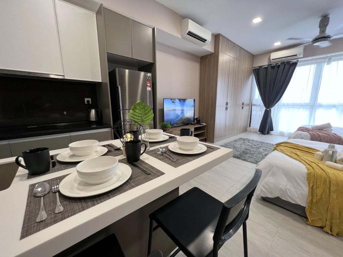 Free Parking # 2 Bed Family Bellsuite - Sepang Klia Kota Warisan Buitenkant foto