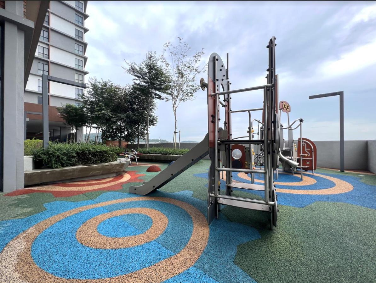 Free Parking # 2 Bed Family Bellsuite - Sepang Klia Kota Warisan Buitenkant foto