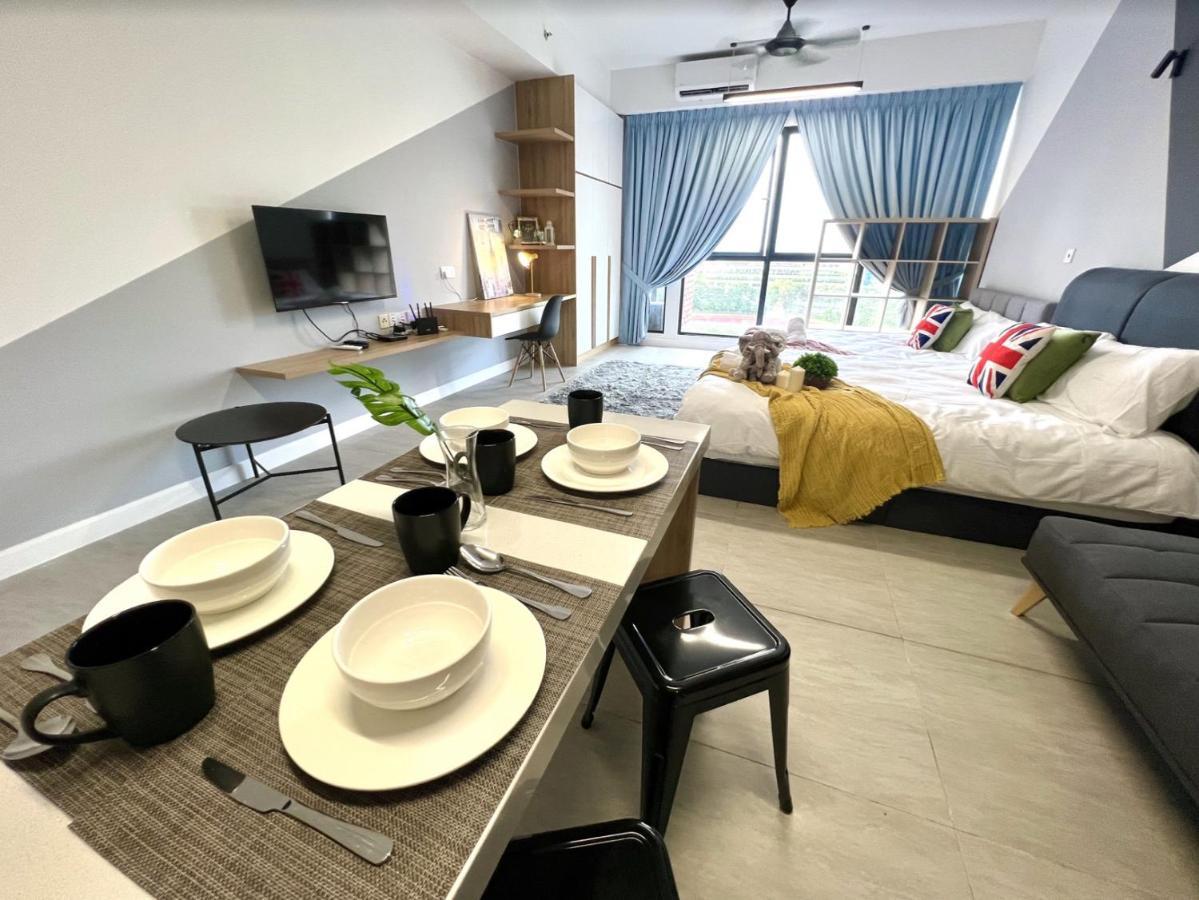 Free Parking # 2 Bed Family Bellsuite - Sepang Klia Kota Warisan Buitenkant foto