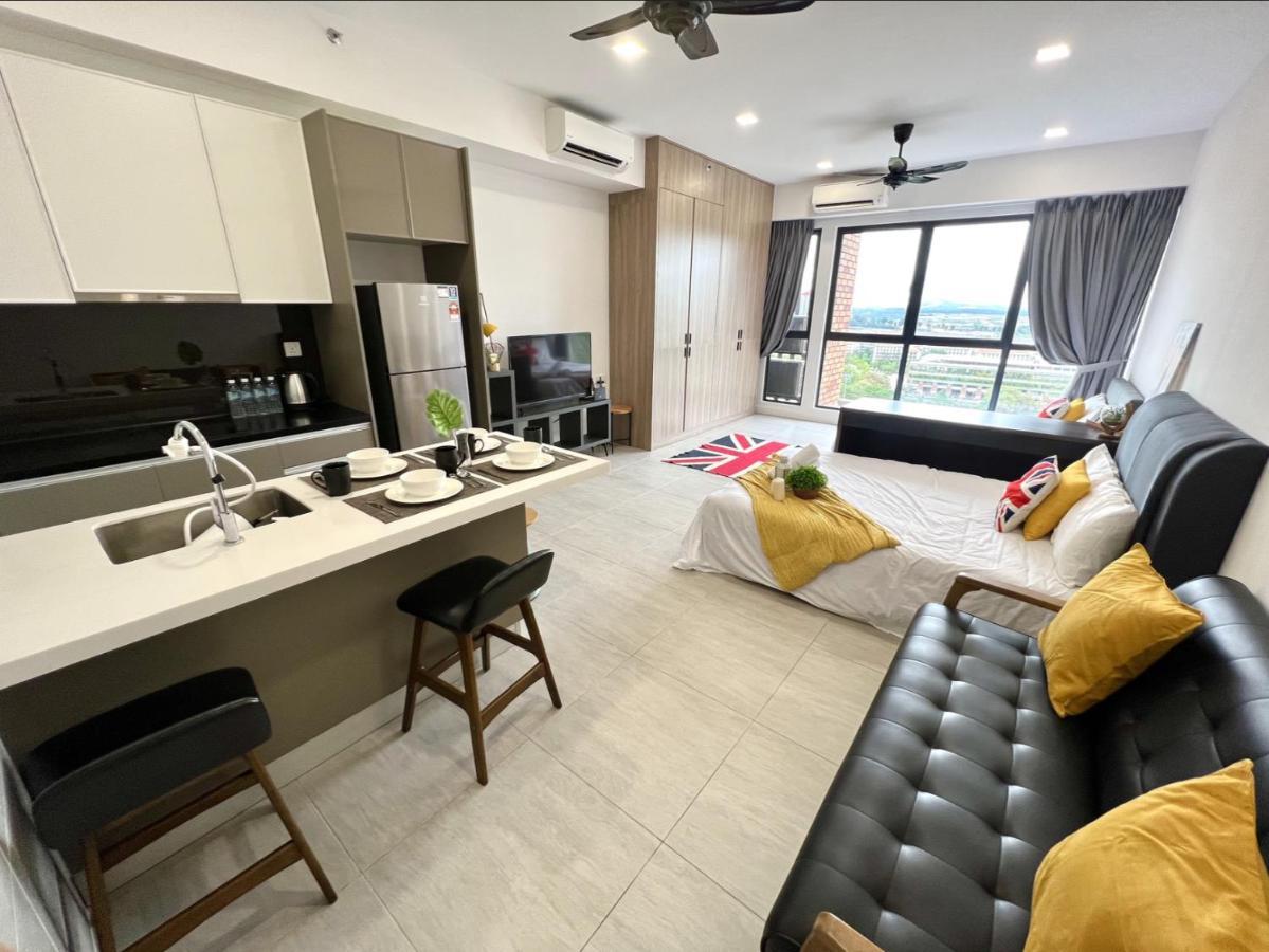 Free Parking # 2 Bed Family Bellsuite - Sepang Klia Kota Warisan Buitenkant foto