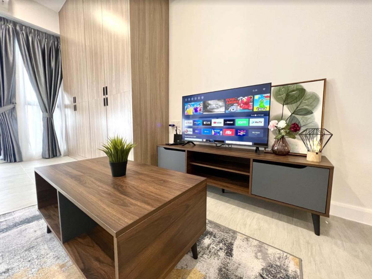 Free Parking # 2 Bed Family Bellsuite - Sepang Klia Kota Warisan Buitenkant foto