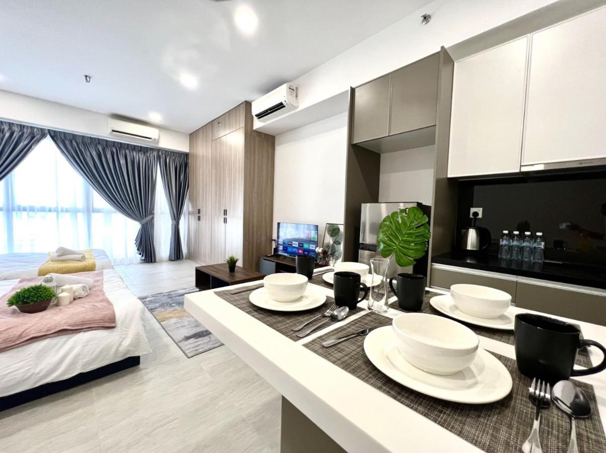Free Parking # 2 Bed Family Bellsuite - Sepang Klia Kota Warisan Buitenkant foto