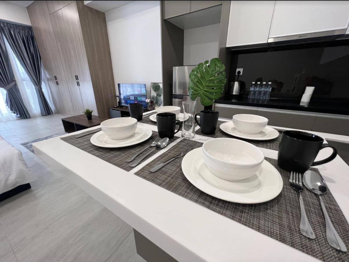 Free Parking # 2 Bed Family Bellsuite - Sepang Klia Kota Warisan Buitenkant foto