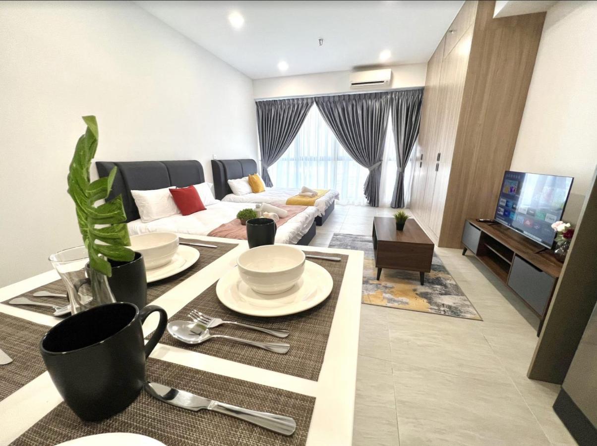 Free Parking # 2 Bed Family Bellsuite - Sepang Klia Kota Warisan Buitenkant foto